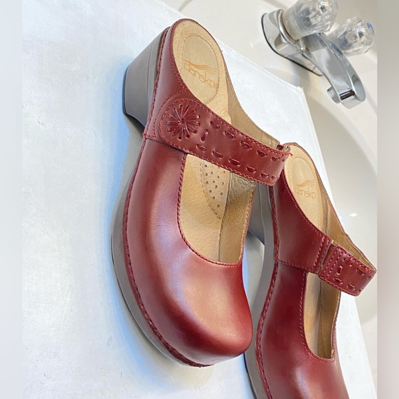 Dansko Mary Jane Clog Size 37 US Women Size 6, excellent condition clean - Picture 3 of 11